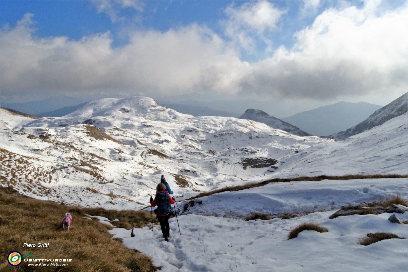 63 Sul sent. 223-263 con vista in Matto di Golla.JPG